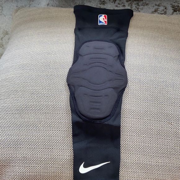 nike nba padded arm sleeve